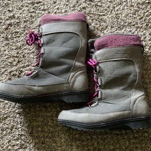 Ladies snow boots